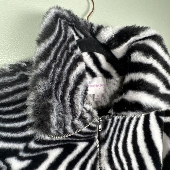 Honey & Sparkle Faux Fur Soft Zebra Print Cropped 1/4 Zip Pullover Size Small - Picture 9 of 10